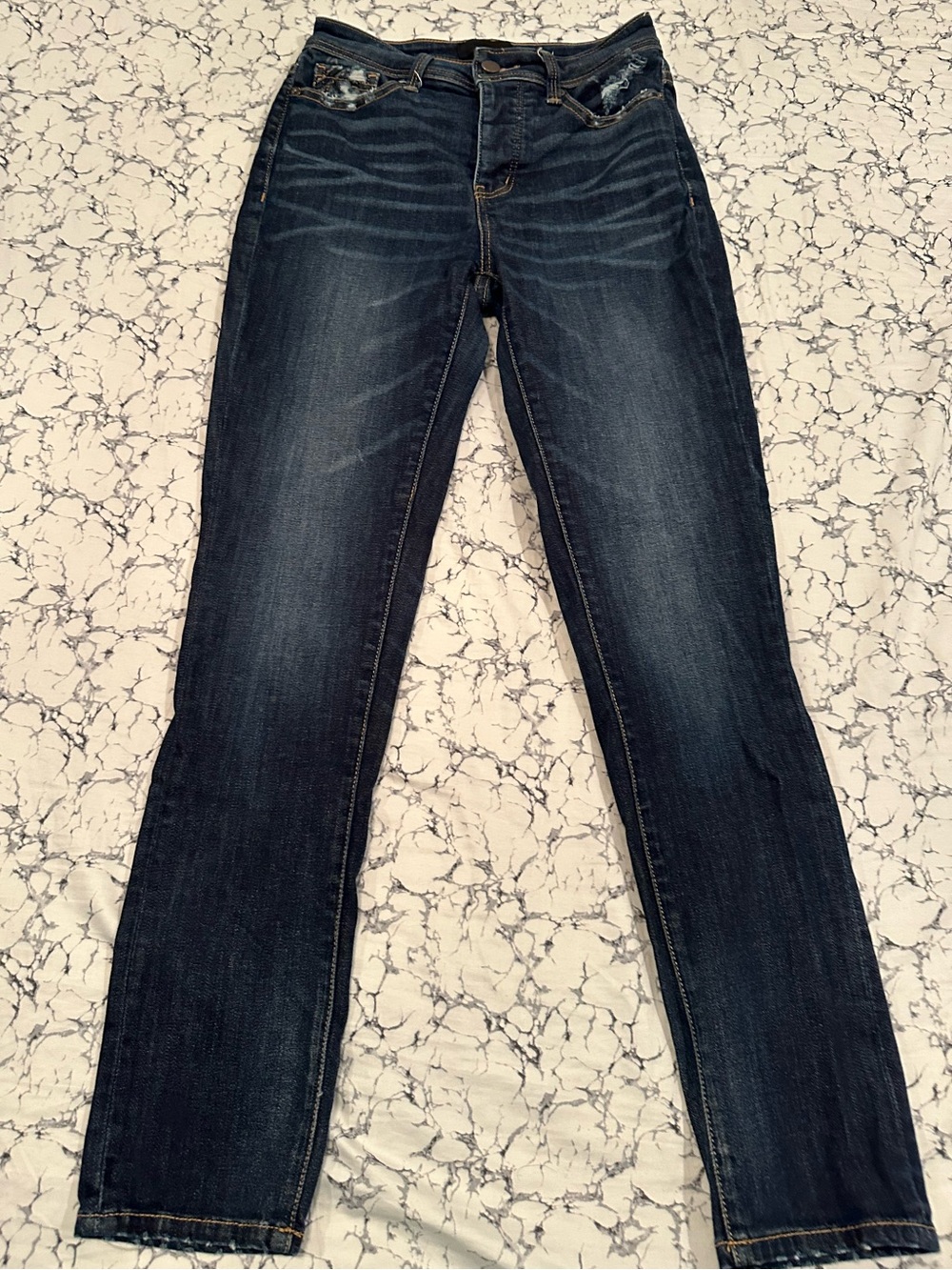 Buckle Dark Blue Jeans